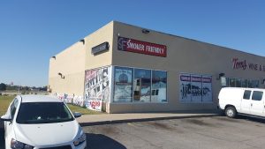 Tom’s Smoker Friendly Smoke Shop, 133 E 47th St S #1717, Wichita, KS 67216, United States